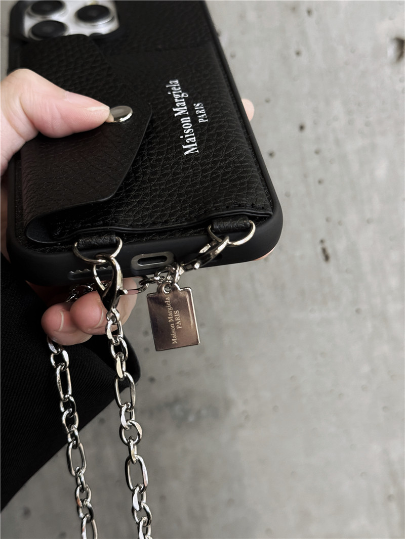 マルジェラ アイ フォン17/17pro ケース チェーン iphone16pro ケース