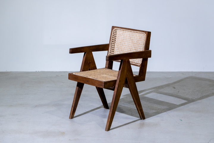 ピエール ジャンヌレ」 期間限定ショップ ～家具とアートを隔てなく