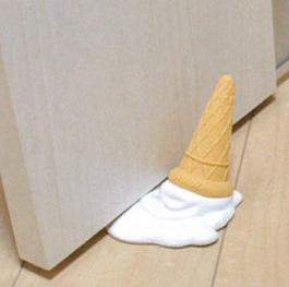 オリジナルノベルティ製作の販促ワールド|ラバー成形ドアストッパー