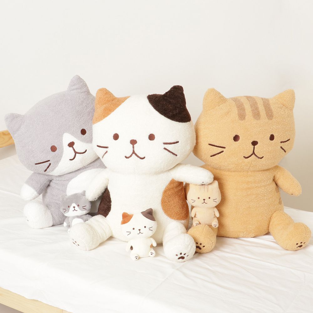 ふくふくにゃんこ ぽわぽわBIG抱きぐるみ（ミケ・チャチャ・ハッチ