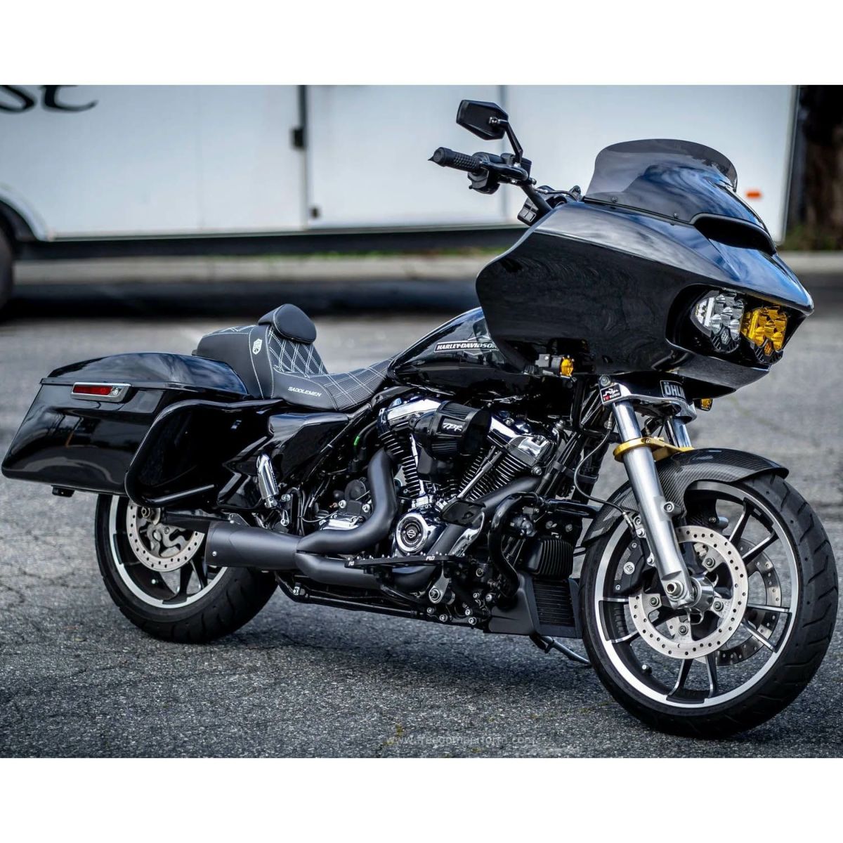 ハーレーツーリングモデル×2in1ショートエキゾースト」 重厚感ある