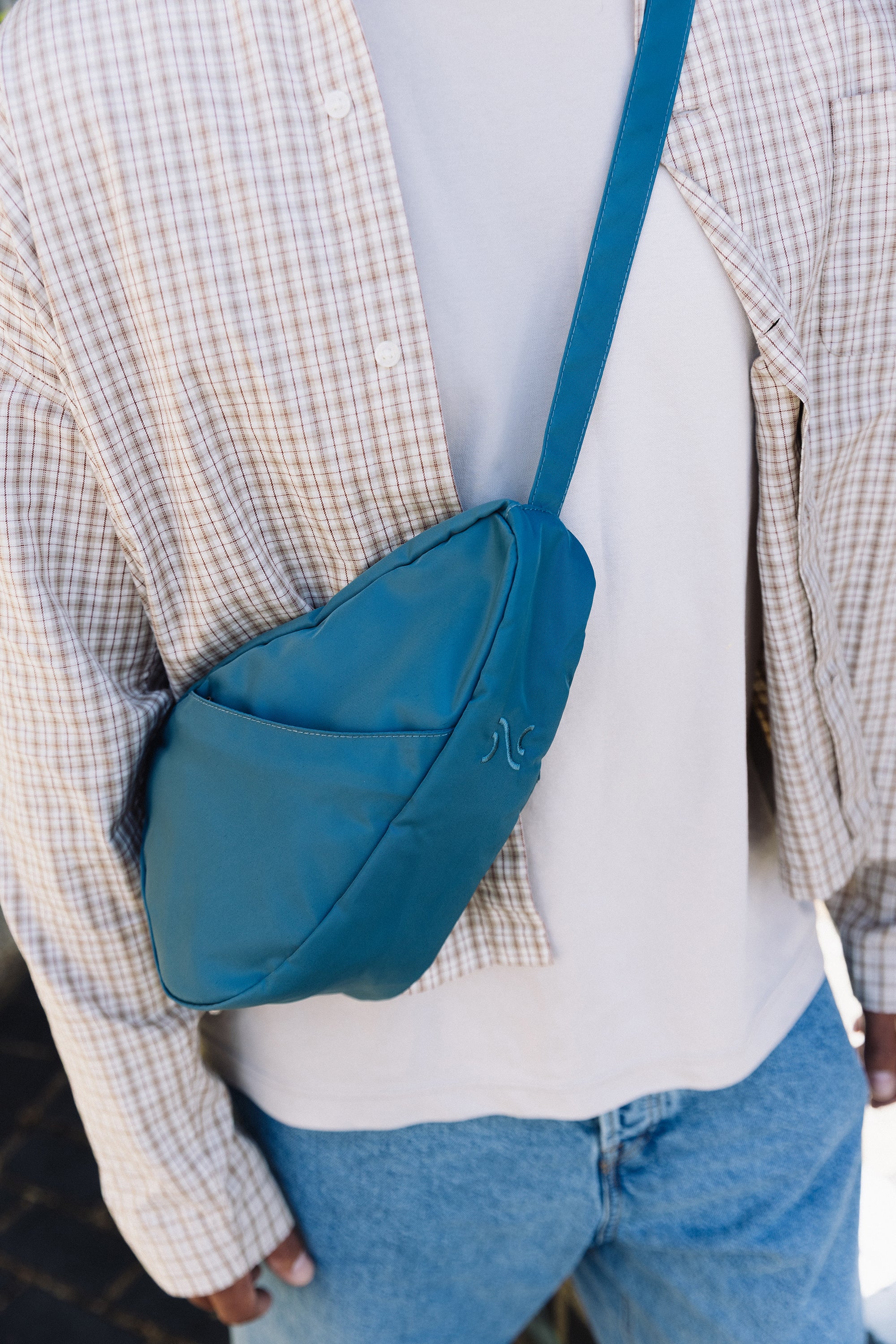 ヘルシーバックバッグ メタリック スリング - コンパクト3.5リットルの