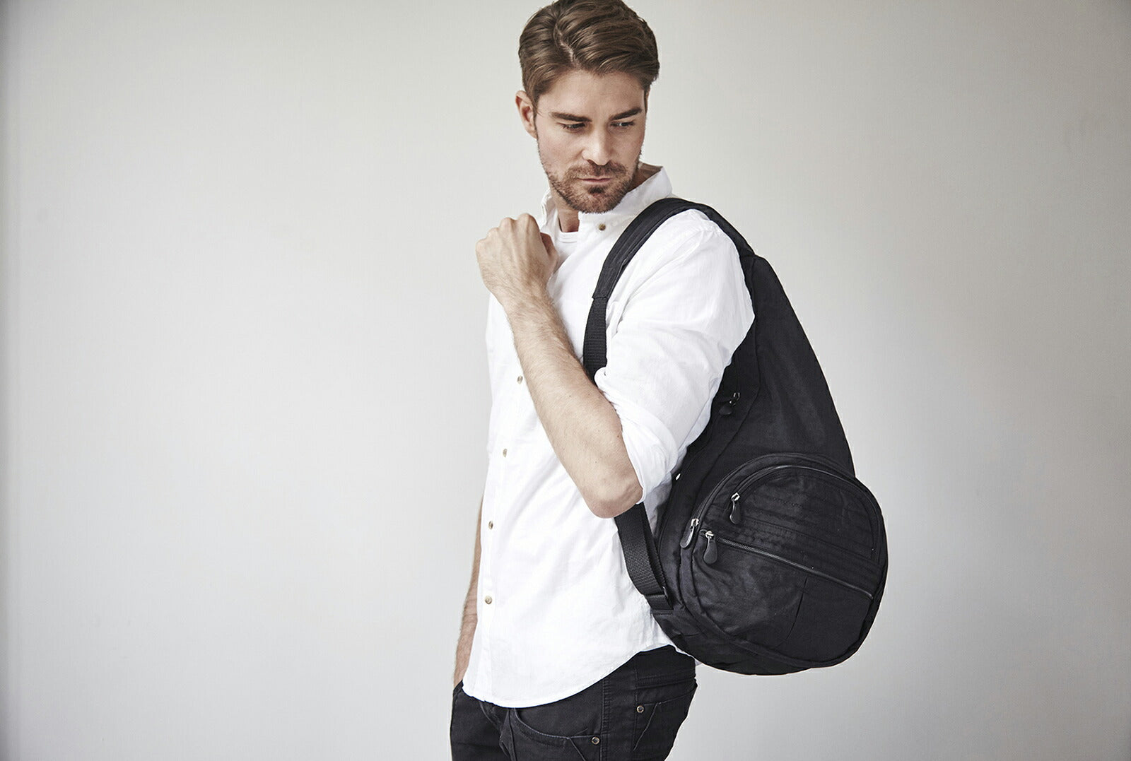 ヘルシーバックバッグ ビッグバッグ ブラック - 大容量20リットルの