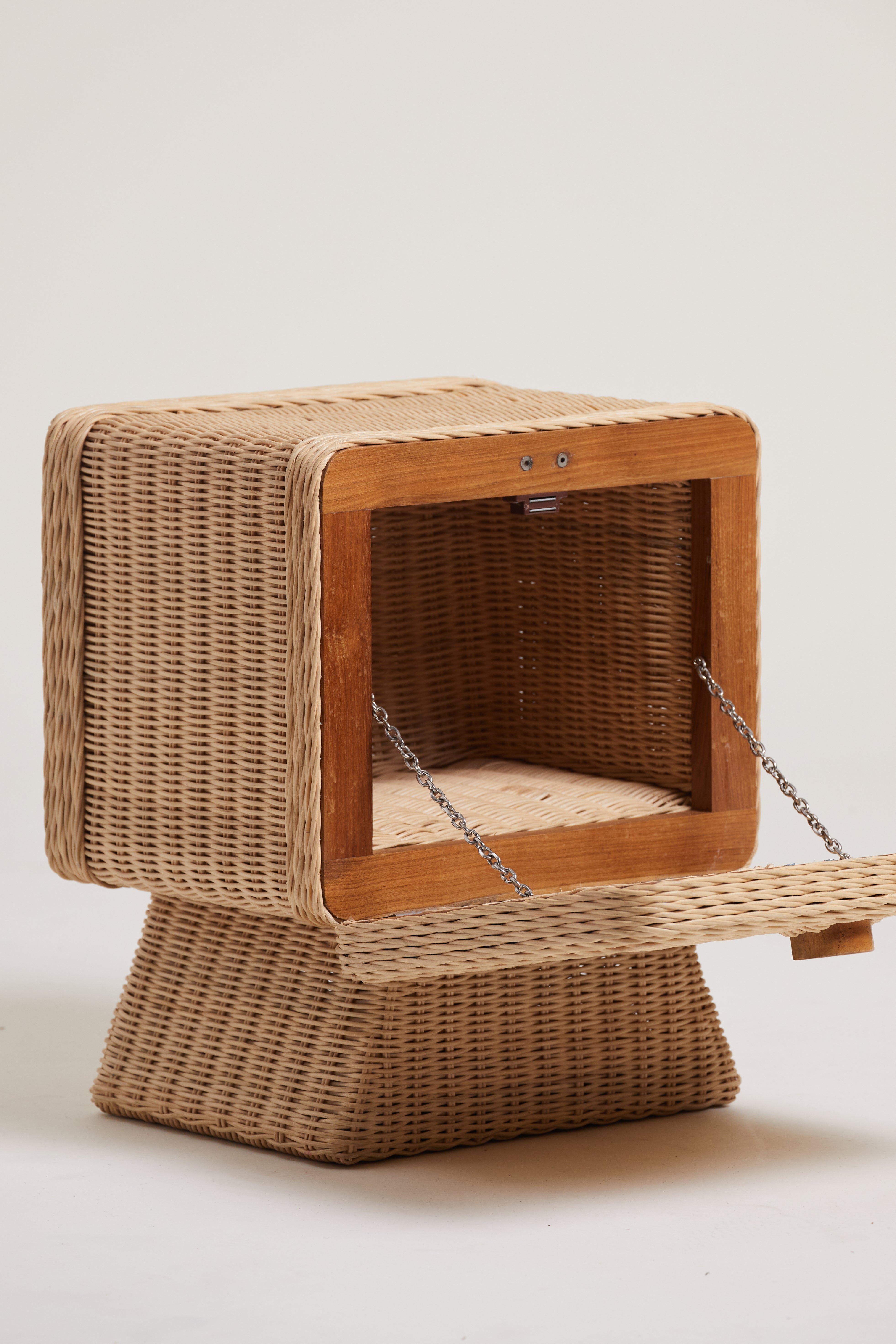 Momo side table – Heaps & Woods