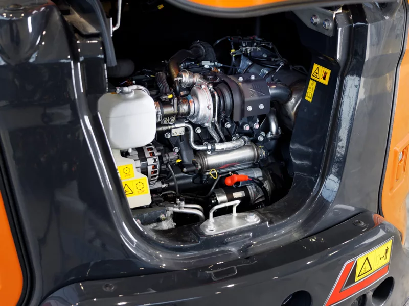 Walk Around] Compact is better: Hitachi CM unveils the ZX95 US-7