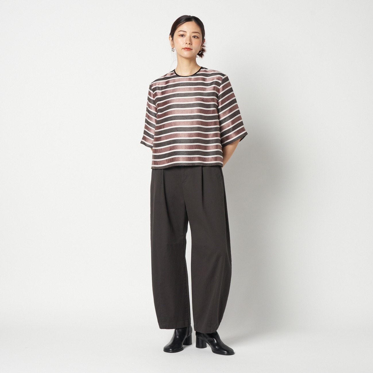 COTTON TWILL CURVY TUCK PANTS｜HELIOPOLE｜HÉLIOPÔLE（エリオポール