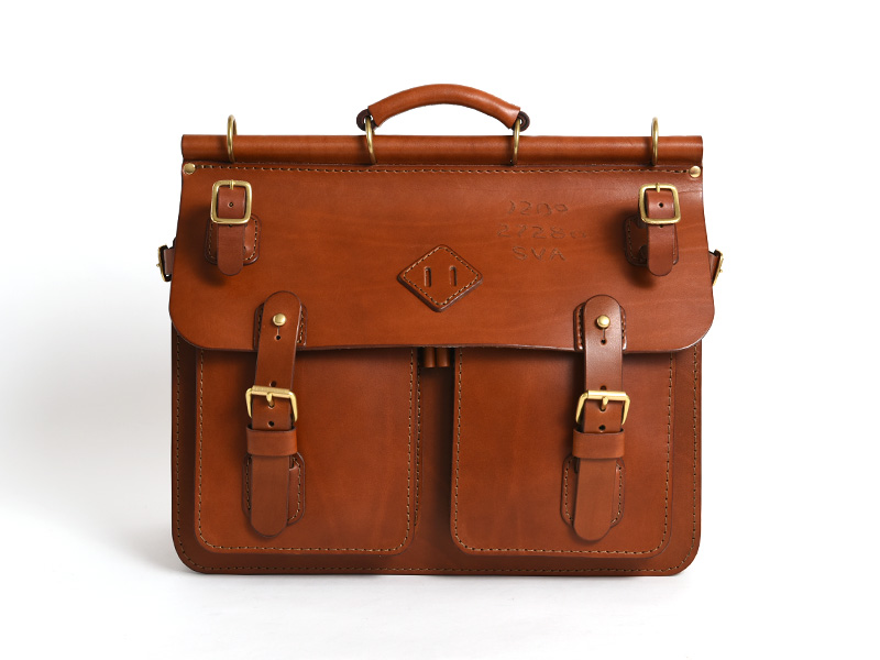 Herz トリップバッグ A-102 大人の男性に寄り添うクラシックな本革