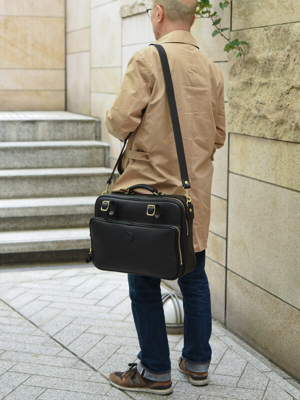 使い勝手の良いファスナータイプの2way本革ビジネスバッグ / 革鞄の