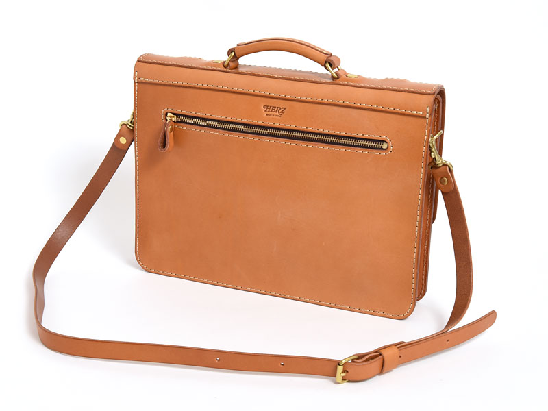 クラシックな2本ベルトの2wayブリーフケース / 革鞄のHERZ(ヘルツ)公式通販