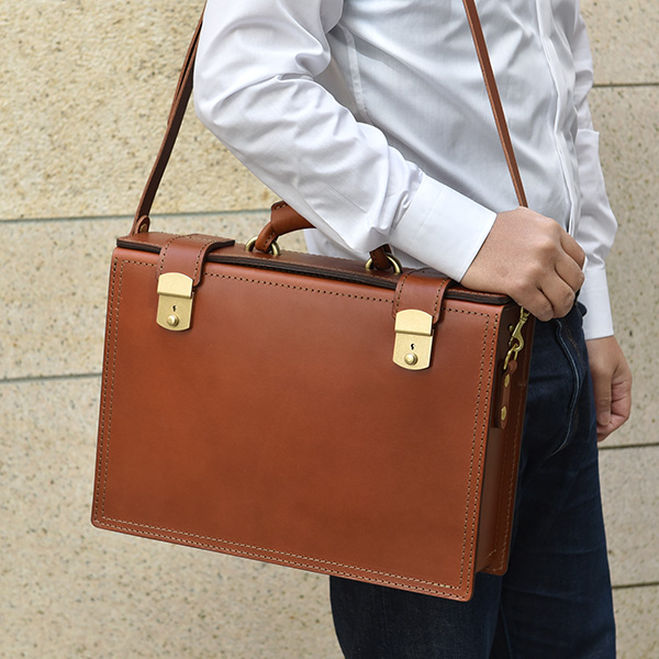 ビジネスにおすすめのパイロットケース・2way / 革鞄のHERZ(ヘルツ