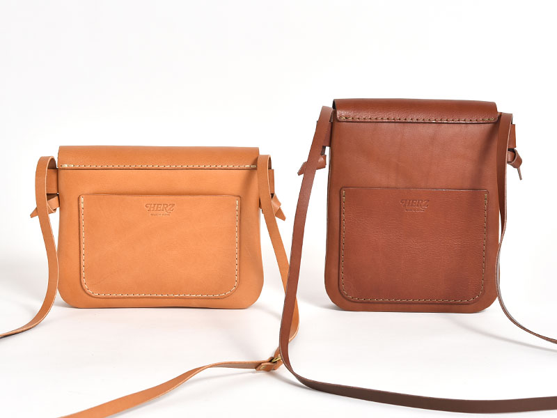 大人から子どもまで使える2部屋サコッシュ / 革鞄のHERZ(ヘルツ)公式通販