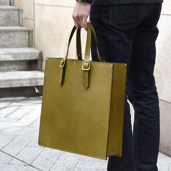 メンズ・レディース問わずで使えるビジネスレザートート / 革鞄のHERZ