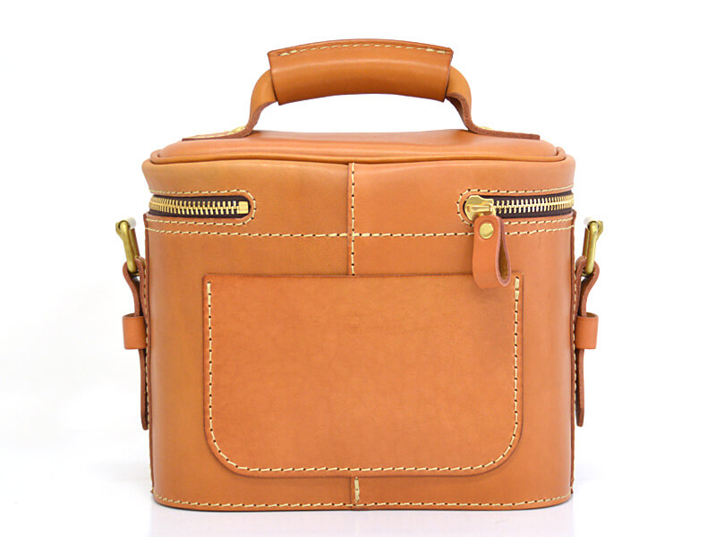 HERZ創業当時から作っている厚革仕上げの本格派一眼レフカメラバッグ