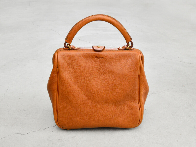 がま口タイプでレディースバッグとして大人気の口枠キューブトート