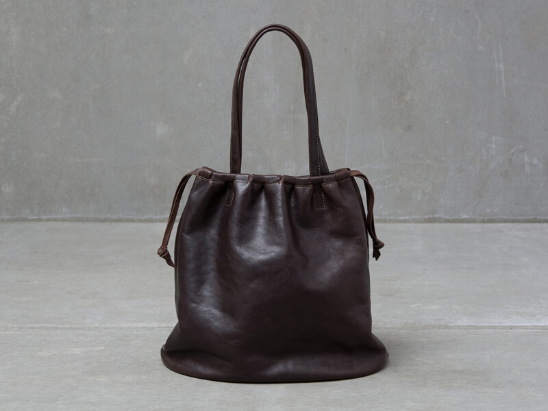 形を変えて楽しめる巾着型のトートバッグ / 革鞄のHERZ(ヘルツ)公式通販