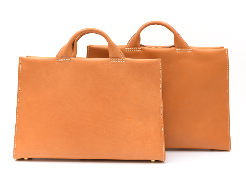 あおりポケットと一枚革仕上げで作った二本手ビジネスバッグ / 革鞄の