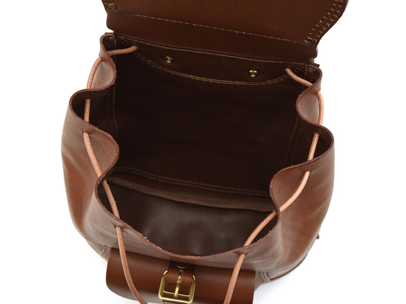 ハードレザーで豪快に仕上げた迫力のリュックサック / 革鞄のHERZ