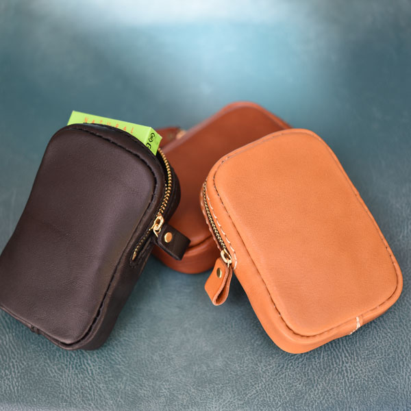 タバコを優しく包むソフトレザーのタバコケース / 革鞄のHERZ(ヘルツ