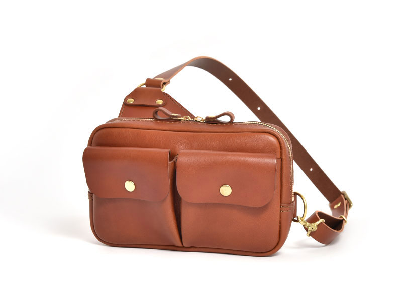 身体の前に掛けて使える本革のチェストバッグ / 革鞄のHERZ(ヘルツ