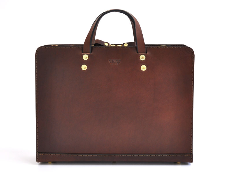 ラウンドファスナーとあおりポケット付の二本手ビジネスバッグ / 革鞄