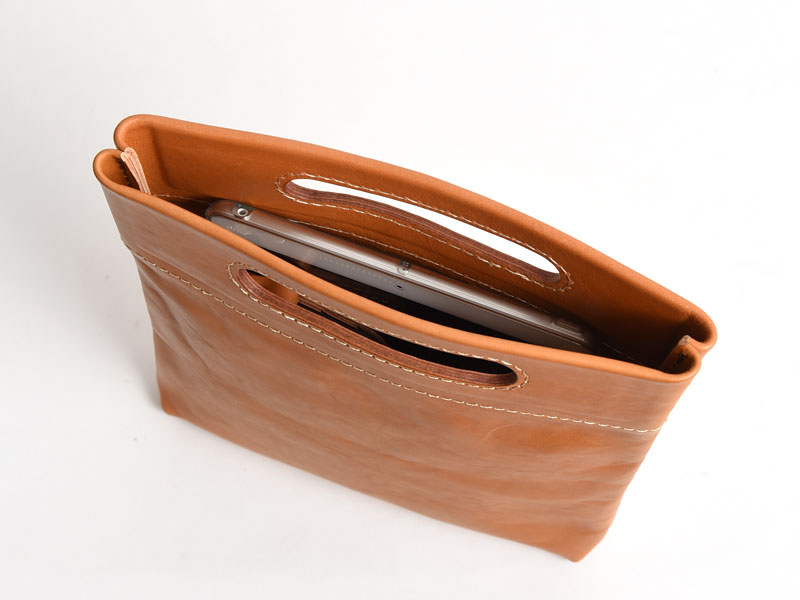 リュックを整理できる持ち手のついたA4・A5縦型バッグインバッグ / 革