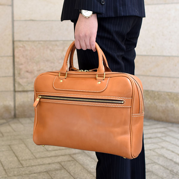 Macbook15インチノートPCが入るカジュアル2本手ビジネスバッグ / 革鞄