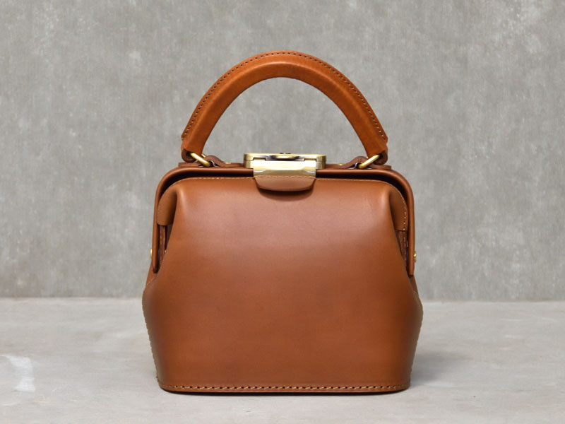 2wayで使えるきれいめレディースショルダーバッグ / 革鞄のHERZ(ヘルツ