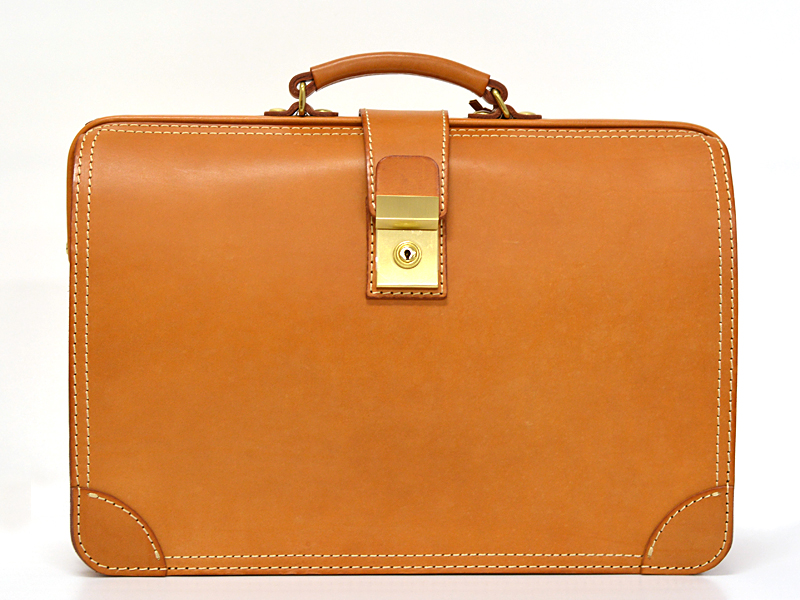 革鞄の魅力が詰まった貫録のあるハードレザーのダレスバッグ / 革鞄の