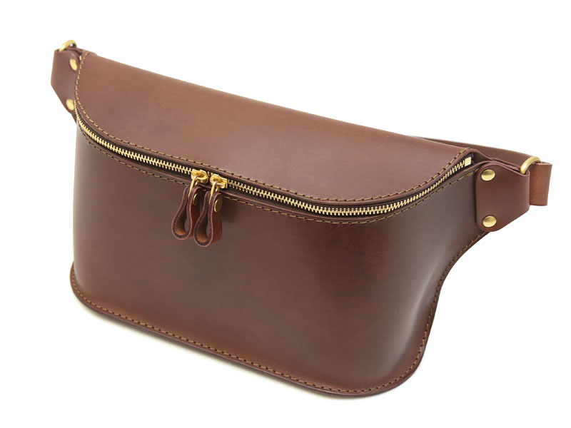 二枚の革で立体を構成した大きめボディバッグ / 革鞄のHERZ(ヘルツ