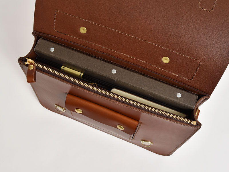 スーツスタイルにも合う本革のハードレザー3wayビジネスバッグ / 革鞄