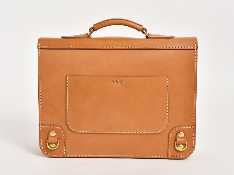 ビジネスにも使えるA4ファイル対応のシンプルな本革3wayバッグ / 革鞄