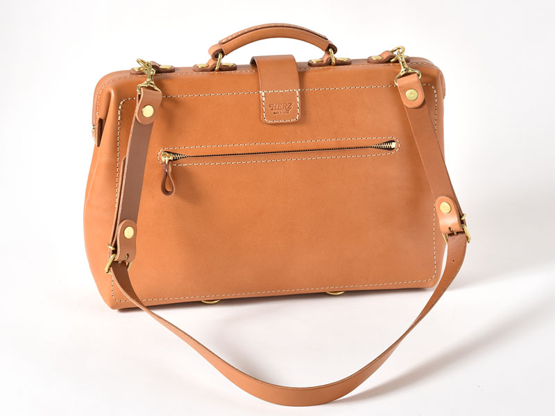 盤面に樹脂版を入れた3wayソフトダレスバッグ / 革鞄のHERZ(ヘルツ