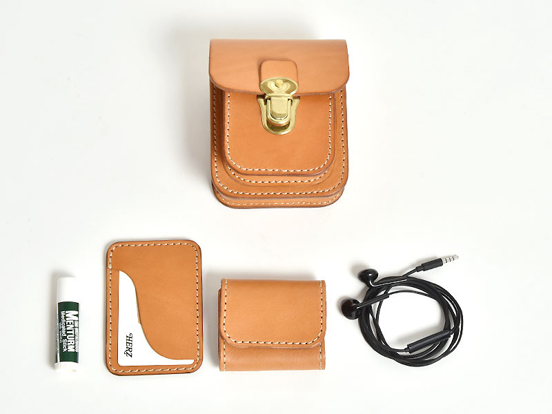 ハードレザーで仕上げたポケット付きのベルトポーチ / 革鞄のHERZ