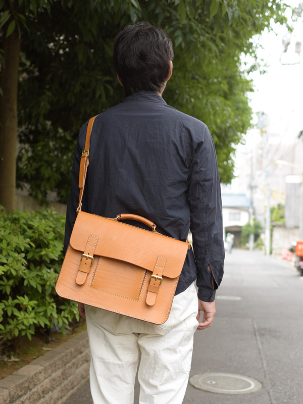 スーツスタイルにも合う本革のハードレザー3wayビジネスバッグ / 革鞄