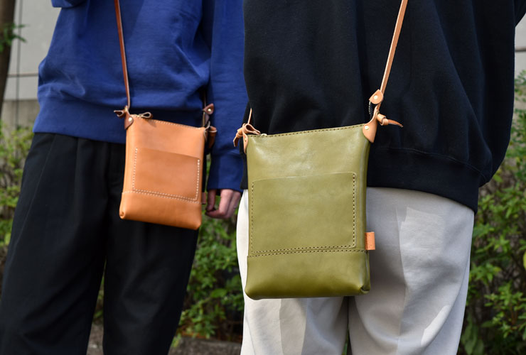 2トーンでポップな仕上がりな本革ショルダーポシェット / 革鞄のHERZ