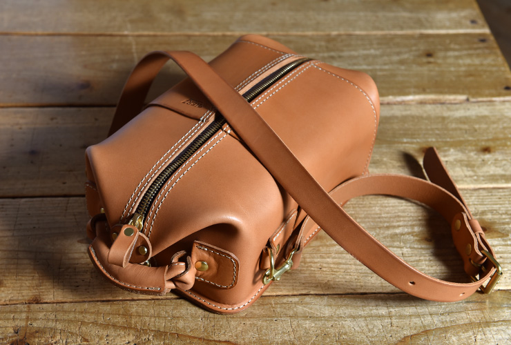 革を布のように折り込んだカブトムシ・2wayショルダーバッグ / 革鞄の