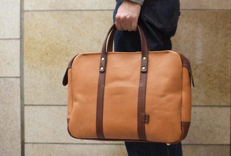 2トーンで作った二本手の本革カジュアルビジネスバッグ / 革鞄のHERZ
