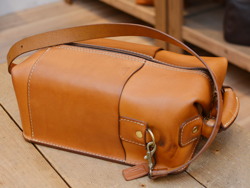 経年変化が楽しみな育てがいのある鞄。｜革鞄・革小物のHERZ公式通販