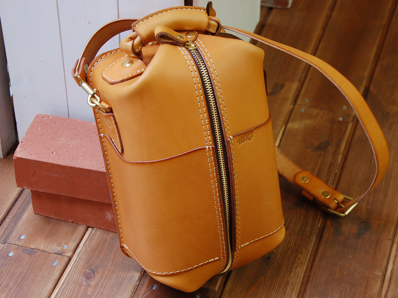 経年変化が楽しみな育てがいのある鞄。｜革鞄・革小物のHERZ公式通販