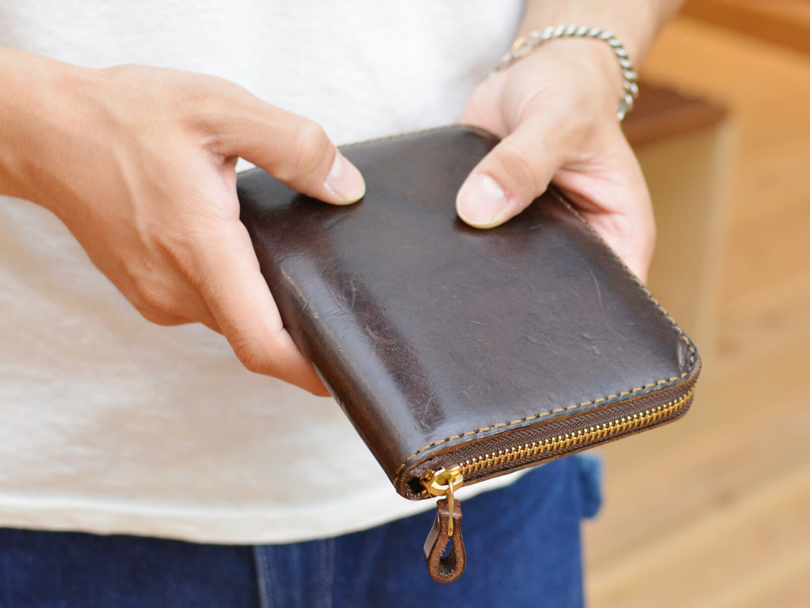 本店スタッフ：山本愛用「Organファスナーブックケース」｜革鞄・革