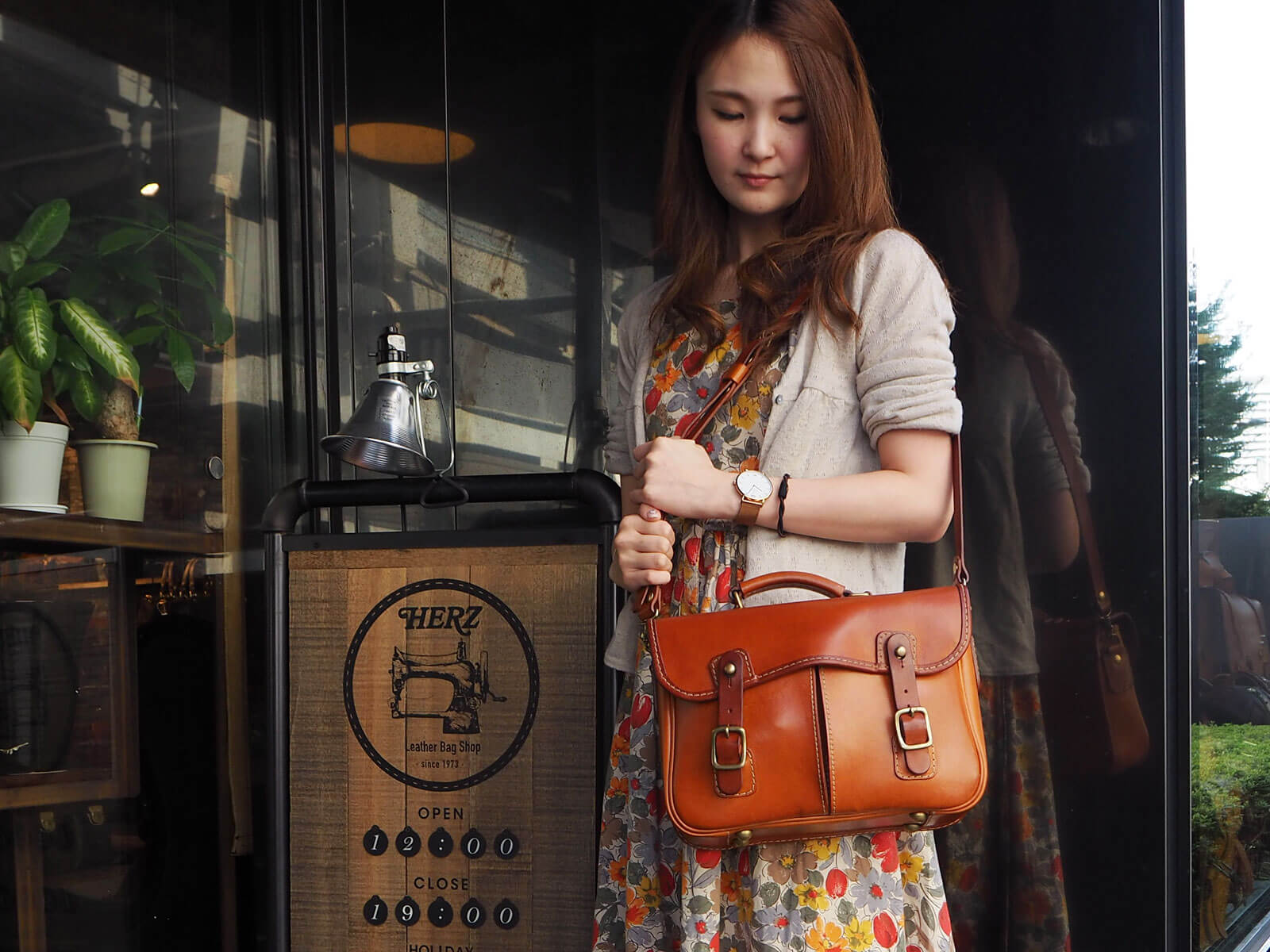 ヘルツ大阪店スタッフ：西村愛用「2wayショルダーバッグ」｜革鞄・革