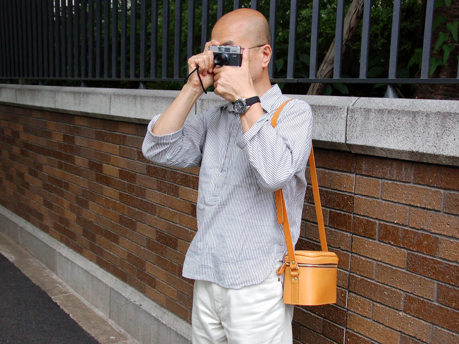 夏のカメラバッグ特集 ～日常はシャッターチャンスに溢れている～｜革