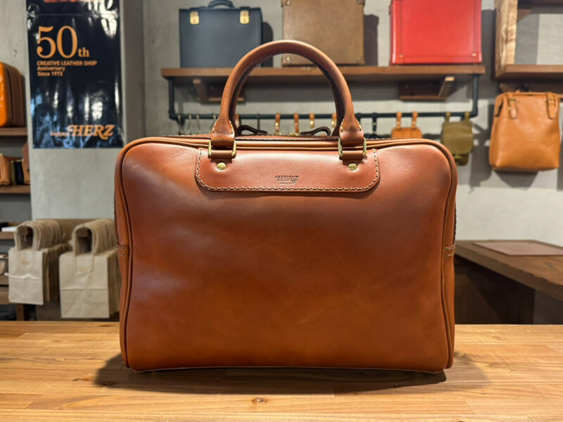 さまざまな二本手ビジネスバッグをピックアップしてみました！｜革鞄