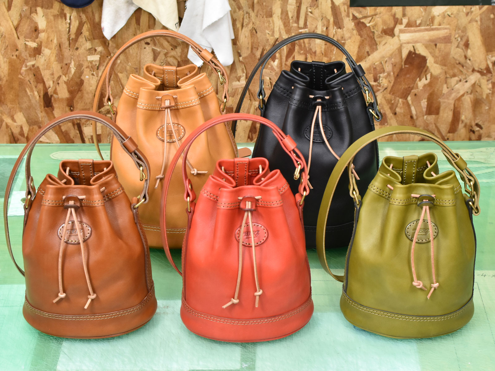 巾着ショルダーポシェット(CK-28)の収納を調べてみました！｜革鞄・革