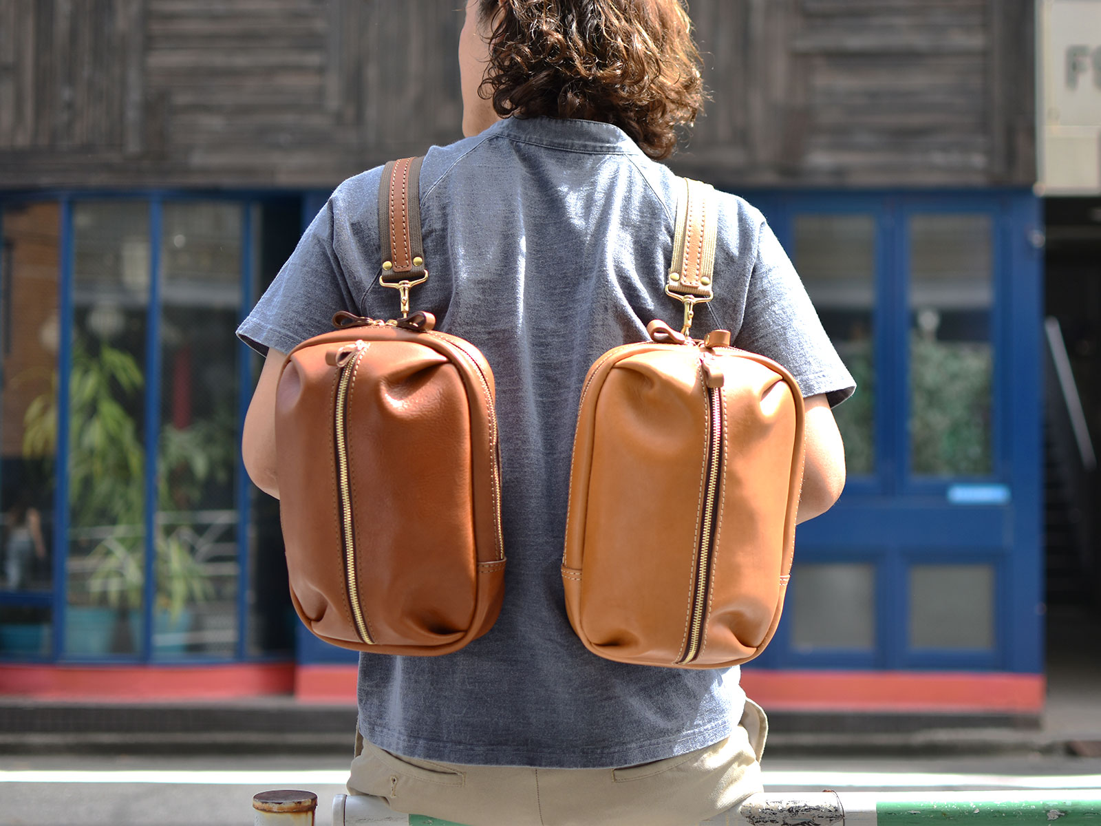 立体ポケットボディバッグ(F-9)はラグビーボールを連想しちゃう