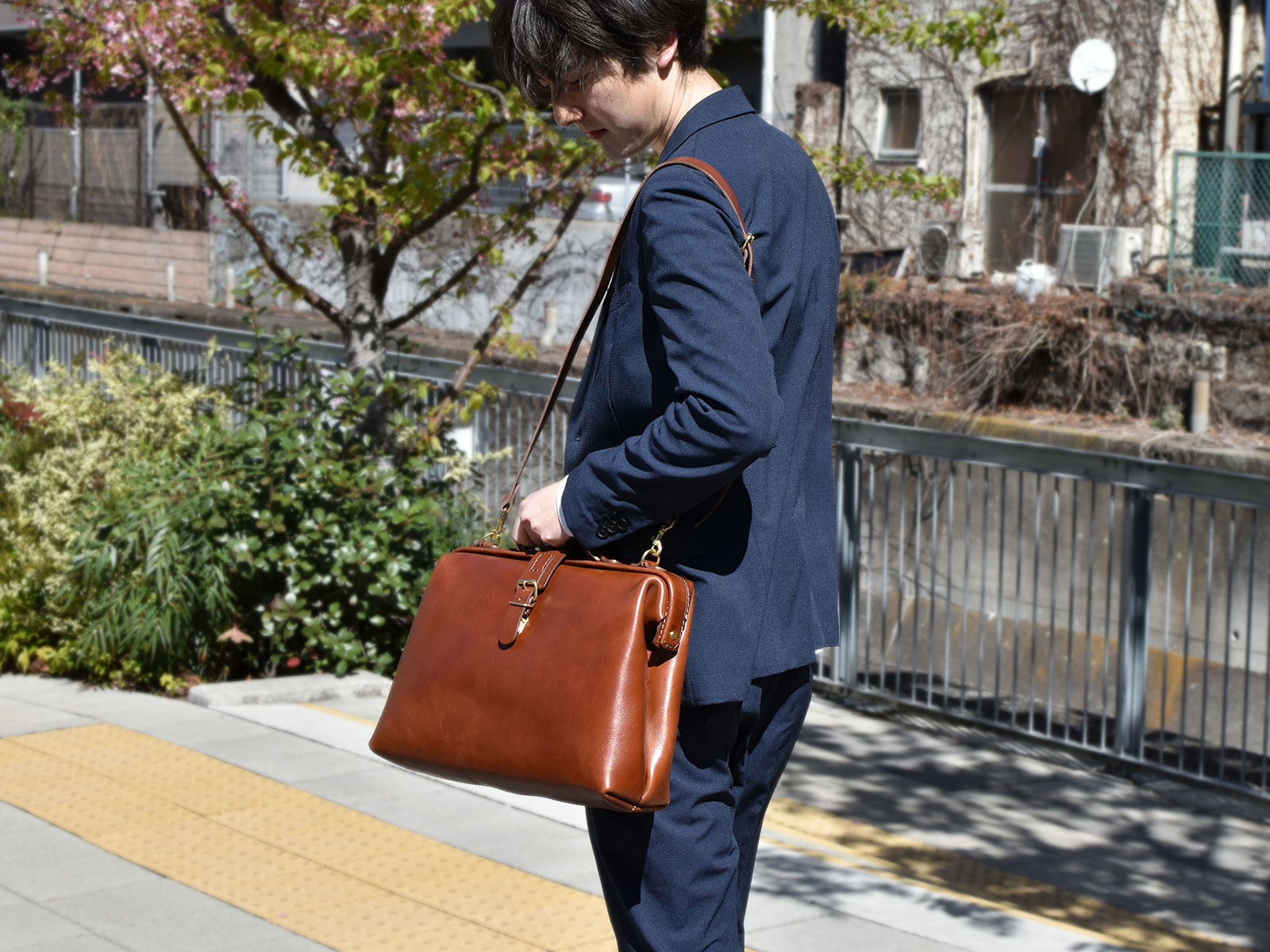 春の新生活に！通勤・通学におすすめのビジネスバッグ｜革鞄・革小物の