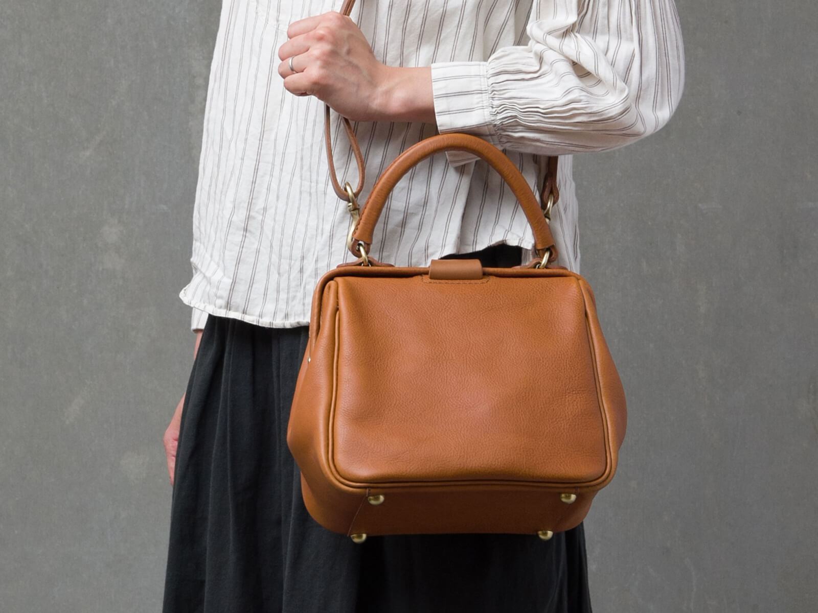 Organ：口枠キューブトート(G-55)ショルダー仕様｜革鞄・革小物のHERZ