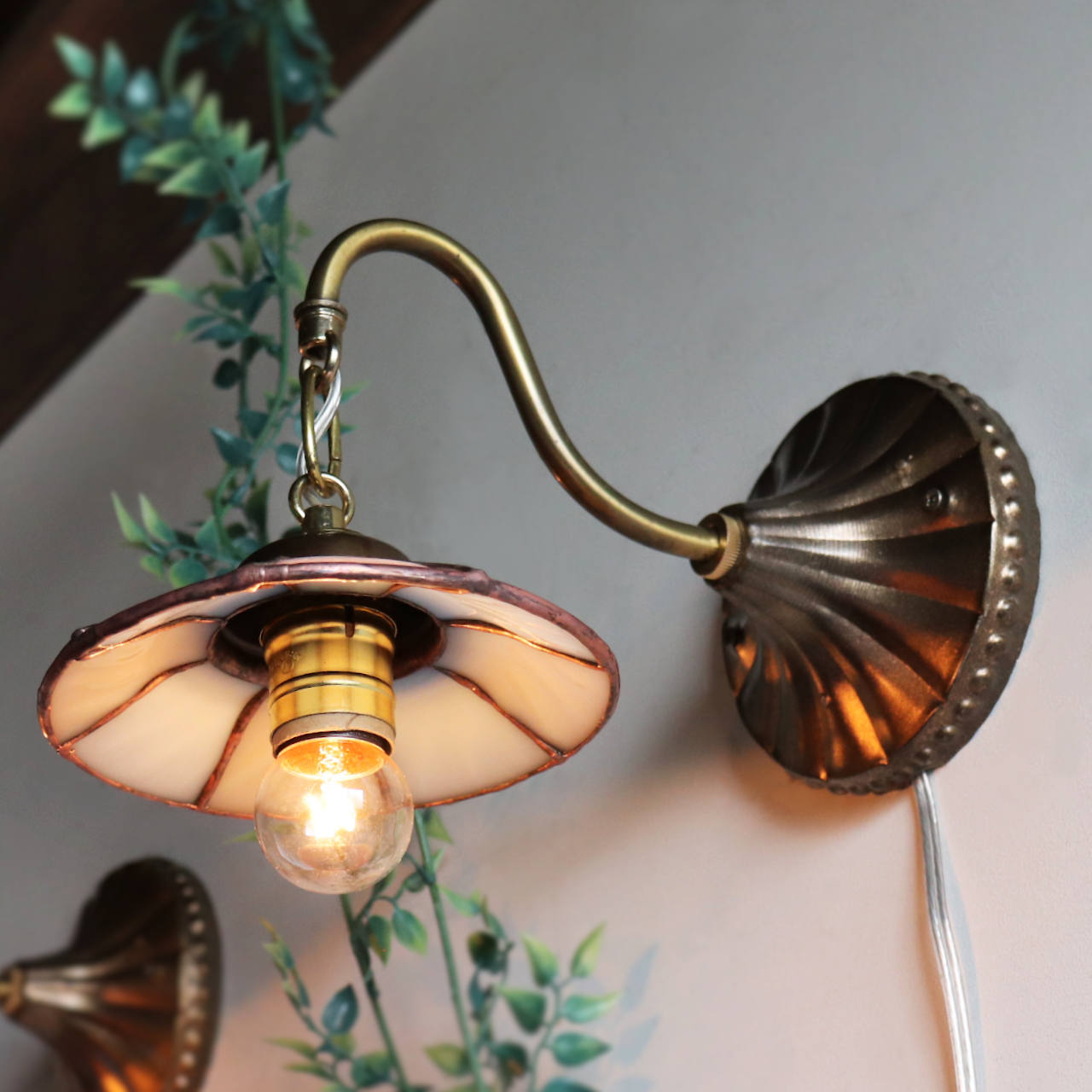 USAヴィンテージミルクガラスウェアリメイクウォールランプ｜壁掛け