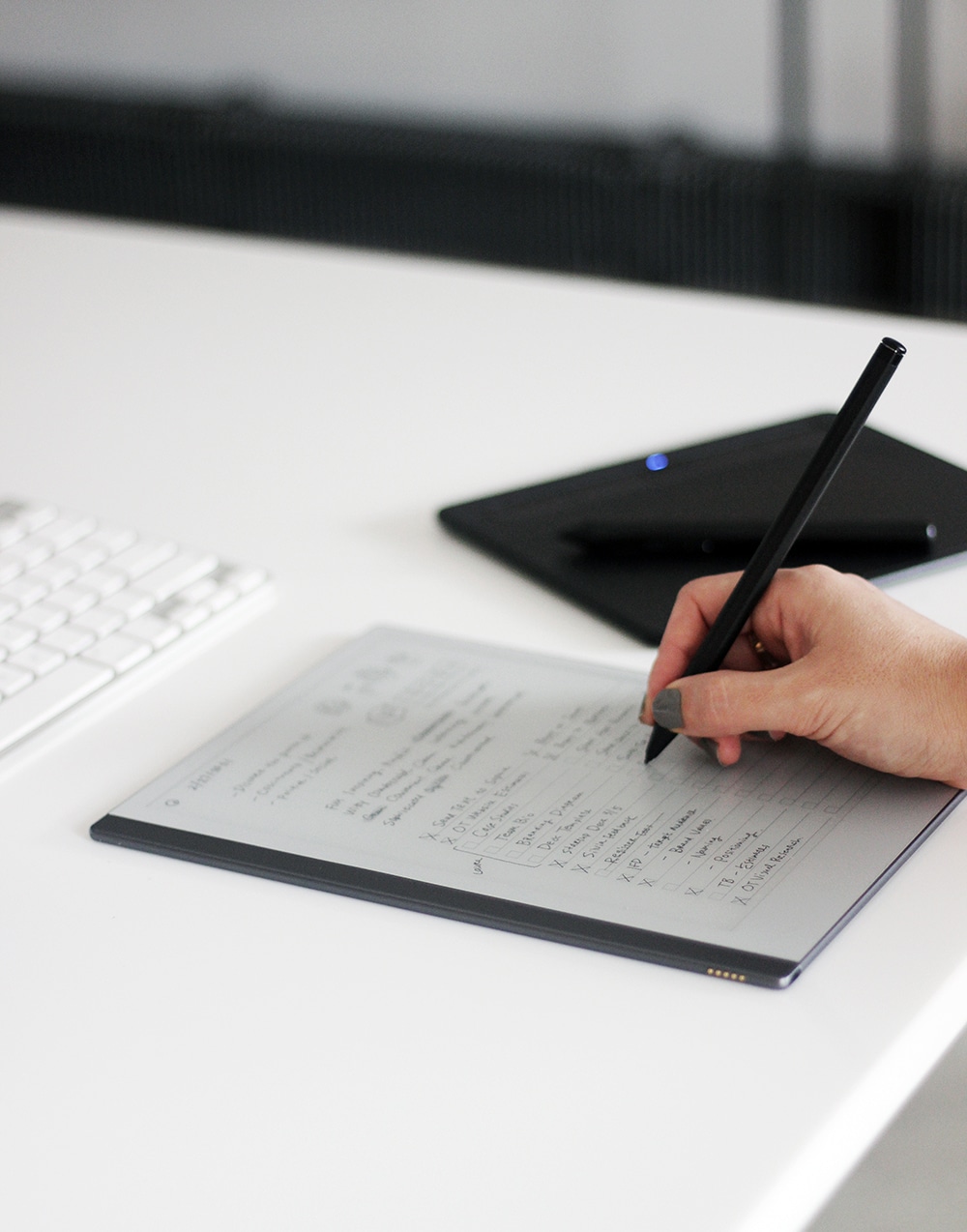 限りなく紙の書き心地。電子ペーパータブレットのreMarkable 2