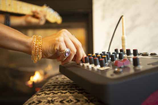 ZED-6 - ALLEN & HEATH - ヒビノインターサウンド株式会社